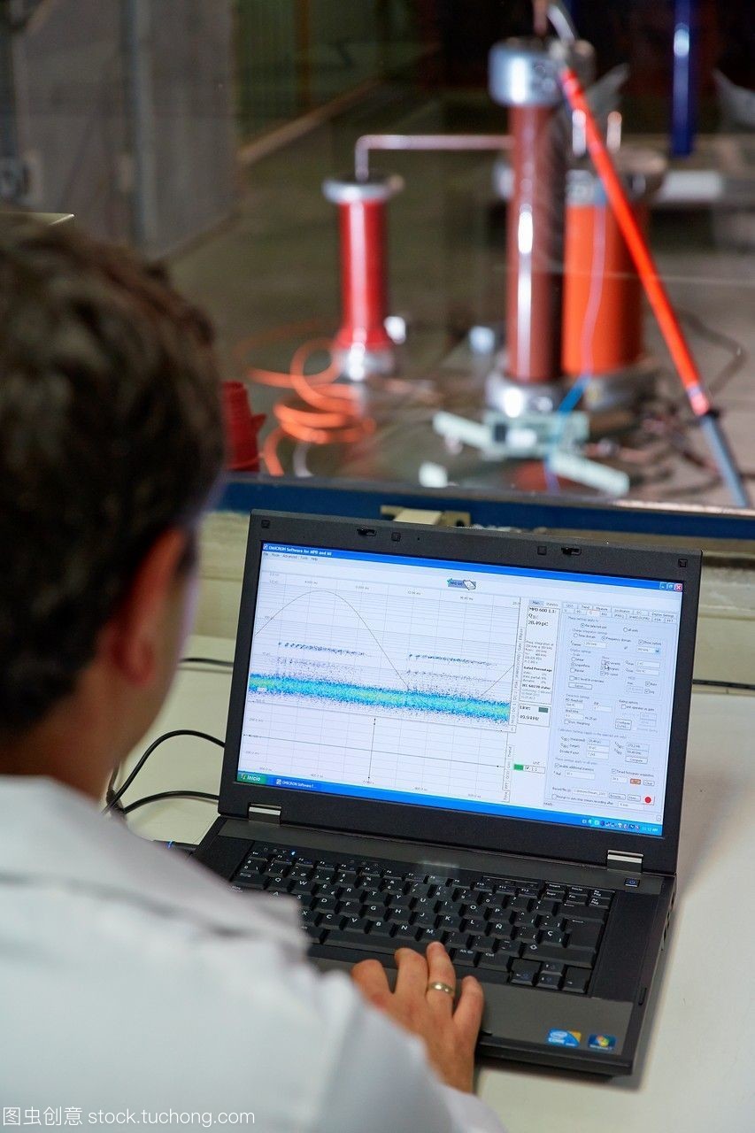 沖擊試驗。設備用火花隙提升。高壓電氣實驗室。電氣設備的認證。技術服務行業。bizkaiatecnalia研究和創新巴斯克的國家西班牙。